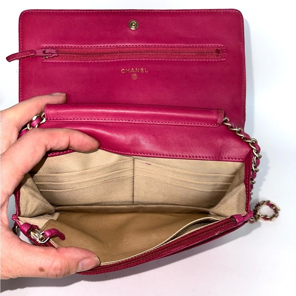 ๐ฏ CHANEL CC Camilia Fuschia Lambskin Leather Wallet on Chain w/ auth card - Picture 6 of 15